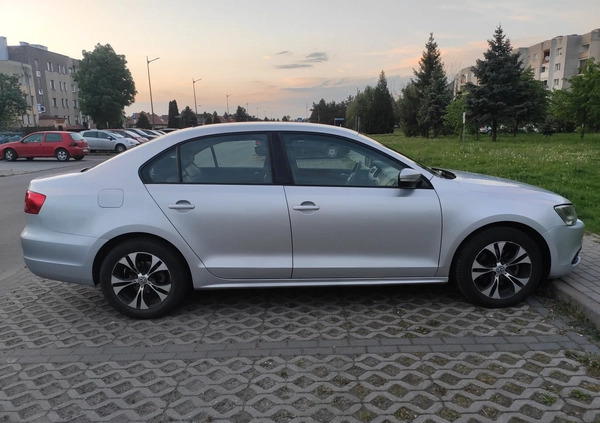 Volkswagen Jetta cena 34500 przebieg: 133000, rok produkcji 2014 z Urzędów małe 154